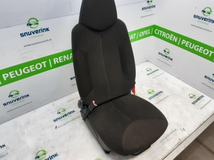 Seat, left from a Citroën C1 1.0 12V 2006