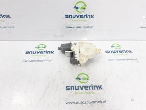 Used Door window motor Peugeot 407 SW (6E) 2.0 HDiF 16V Price € 35,00 Margin scheme offered by Snuverink Autodemontage