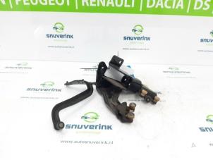 Used Sliding door rail, right Peugeot Expert (G9) 2.0 HDi 120 Price € 78,65 Inclusive VAT offered by Snuverink Autodemontage