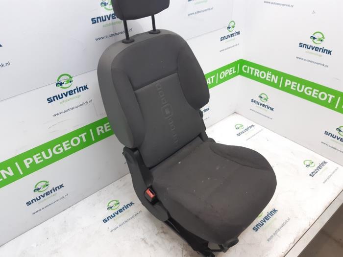 Seat, left from a Citroën Berlingo 1.6 BlueHDI 100 2016