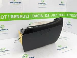 Usagé Boîte à gants Renault Captur (2R) 1.5 Energy dCi 90 FAP Prix € 40,00 Règlement à la marge proposé par Snuverink Autodemontage