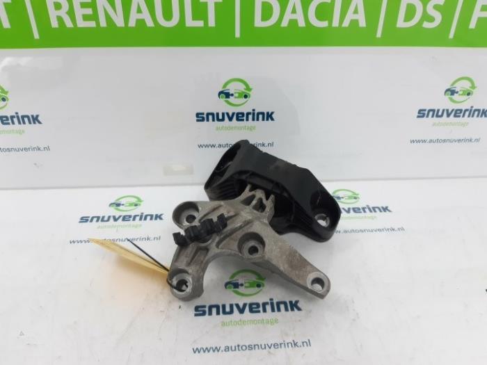 Used Engine mount Renault Captur I (2R) 1.5 Energy dCi 90 FAP Price € 19,98 Margin scheme offered by Snuverink Autodemontage