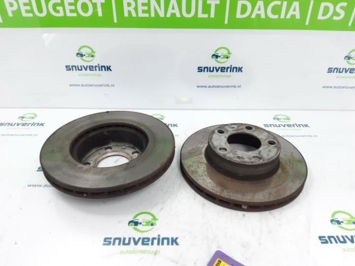 Front brake disc from a Fiat Ducato (230/231/232) 2.8 id TD 1999