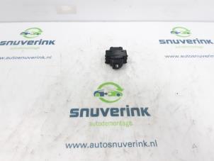 Używane Przelacznik elektrycznej szyby Citroen Berlingo 1.6 Hdi 90 Phase 2 Cena € 18,15 Z VAT oferowane przez Snuverink Autodemontage