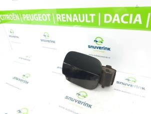 Gebrauchte Tankklappe Renault Clio III (BR/CR) 1.4 16V Preis € 25,00 Margenregelung angeboten von Snuverink Autodemontage