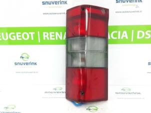 Usagé Feu arrière secondaire gauche Peugeot Boxer (230P) 2.8 Hdi Combi Prix € 42,33 Prix TTC proposé par Snuverink Autodemontage