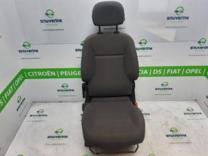 Gebrauchte Sitz rechts Peugeot Partner Tepee (7A/B/C/D/E/F/G/J/P/S) 1.6 VTI 120 16V Preis € 135,00 Margenregelung angeboten von Snuverink Autodemontage