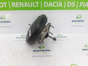 Usagé Servo frein Renault Captur (2R) 1.5 Energy dCi 90 FAP Prix € 40,00 Règlement à la marge proposé par Snuverink Autodemontage