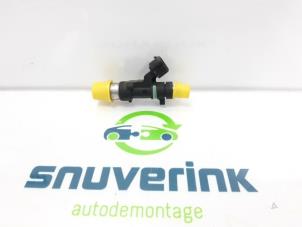 Używane Wtryskiwacz (wtrysk benzyny) Renault Koleos I 2.5 16V 4x4 Cena € 25,00 Procedura marży oferowane przez Snuverink Autodemontage