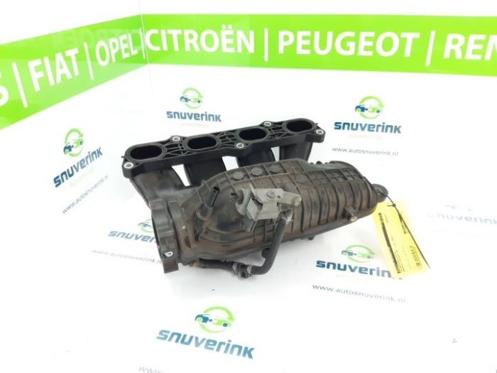 Używane Kolektor dolotowy Renault Koleos I 2.5 16V 4x4 Cena € 57,36 Procedura marży oferowane przez Snuverink Autodemontage