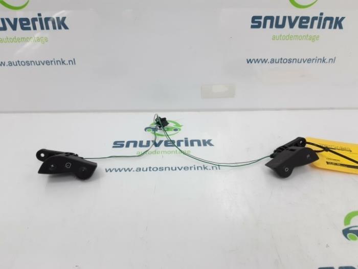 Usagé Commande régulateur de vitesse Renault Scénic II (JM) 1.6 16V Prix € 40,00 Règlement à la marge proposé par Snuverink Autodemontage