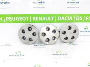 Usados Tapacubos Fiat Ducato (230/231/232) 2.5 D Precio € 45,38 IVA incluido ofrecido por Snuverink Autodemontage