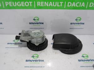 Używane Silnik wentylatora Renault Zoé (AG) R135 Cena € 229,90 Z VAT oferowane przez Snuverink Autodemontage
