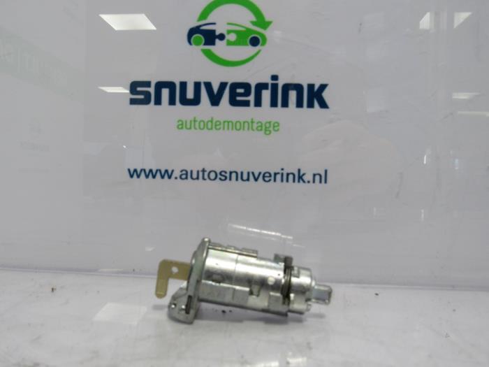 Door lock cylinder, left from a Renault Zoé (AG) R135 2019