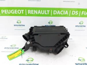 Używane Obudowa filtra powietrza Opel Combo 1.3 CDTI 16V Cena € 48,40 Z VAT oferowane przez Snuverink Autodemontage