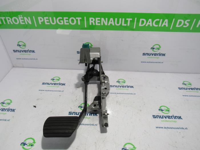 Gebrauchte Bremspedal Renault Zoé (AG) R135 Preis € 57,60 Mit Mehrwertsteuer angeboten von Snuverink Autodemontage