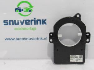 Usados Sensor de ángulo de dirección Renault Zoé (AG) R135 Precio € 48,40 IVA incluido ofrecido por Snuverink Autodemontage