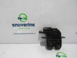 Used Tailgate lock mechanism Renault Zoé (AG) R135 Price € 42,35 Inclusive VAT offered by Snuverink Autodemontage