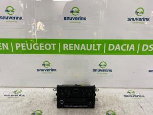 Gebrauchte Radio Renault Twingo III (AH) 1.0 SCe 70 12V Preis € 250,00 Margenregelung angeboten von Snuverink Autodemontage
