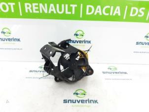 Usados Motor de aleta de refrigeración Renault Twingo III (AH) 1.0 SCe 70 12V Precio € 40,00 Norma de margen ofrecido por Snuverink Autodemontage