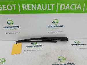 Usados Brazo de limpiaparabrisas detrás Renault Twingo III (AH) 1.0 SCe 70 12V Precio € 20,00 Norma de margen ofrecido por Snuverink Autodemontage