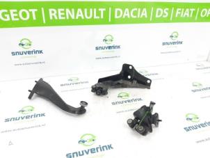 Gebrauchte Schiebetürrolle rechts Peugeot Partner (GC/GF/GG/GJ/GK) 1.6 HDI 75 16V Preis € 83,49 Mit Mehrwertsteuer angeboten von Snuverink Autodemontage