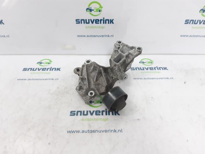 Gebrauchte Dynamostütze oben Renault Twingo III (AH) 1.0 SCe 70 12V Preis € 10,33 Margenregelung angeboten von Snuverink Autodemontage