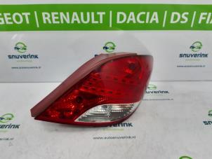 Gebrauchte Rücklicht rechts Peugeot 207/207+ (WA/WC/WM) 1.4 16V VTi Preis € 60,00 Margenregelung angeboten von Snuverink Autodemontage