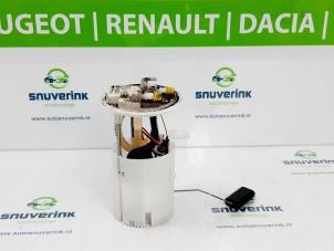 Usados Bomba eléctrica de combustible Opel Vivaro Combi 1.6 CDTI Biturbo 120 Precio € 151,25 IVA incluido ofrecido por Snuverink Autodemontage