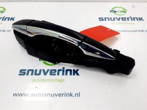 Usagé Poignée de porte arrière gauche Citroen C4 Picasso (3D/3E) 1.6 e-HDi 115 Prix € 60,50 Prix TTC proposé par Snuverink Autodemontage