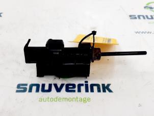 Used Tank flap lock motor Renault Megane III Grandtour (KZ) 1.5 dCi 110 Price € 20,00 Margin scheme offered by Snuverink Autodemontage