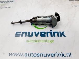 Used Door lock cylinder, left Renault Scénic III (JZ) 1.6 16V Price € 40,00 Margin scheme offered by Snuverink Autodemontage