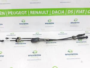 Używane Przewód przelaczajacy skrzyni biegów Peugeot 108 1.0 12V Cena € 45,00 Procedura marży oferowane przez Snuverink Autodemontage