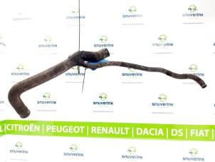 Usagé Tuyau radiateur Peugeot Boxer (230L) 2.5D 12V Prix € 35,00 Règlement à la marge proposé par Snuverink Autodemontage