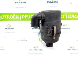 Gebrauchte Luftfiltergehäuse Peugeot Boxer (230L) 2.5D 12V Preis € 75,00 Margenregelung angeboten von Snuverink Autodemontage