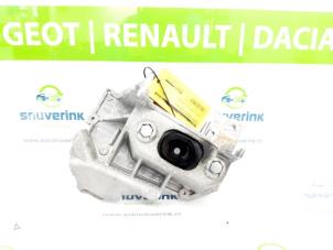 Używane Wspornik skrzyni biegów Renault Modus/Grand Modus (JP) 1.2 16V TCE 100 Cena € 30,00 Procedura marży oferowane przez Snuverink Autodemontage