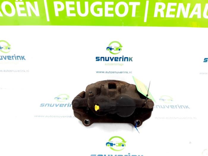 Gebrauchte Bremszange links vorne Opel Vivaro 2.5 DTI 16V Preis € 14,98 Margenregelung angeboten von Snuverink Autodemontage