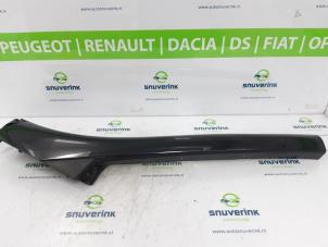 Usados Embellecedor de parabrisas Renault Scénic III (JZ) 1.6 16V Precio € 75,00 Norma de margen ofrecido por Snuverink Autodemontage