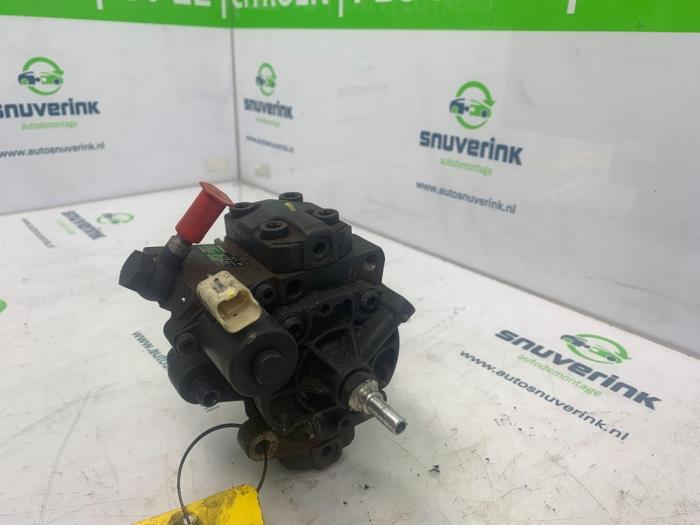 Mechanical fuel pump from a Renault Scénic III (JZ) 1.5 dCi 110 2015