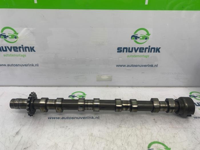 Camshaft from a Peugeot Expert (G9) 2.0 HDiF 16V 130 2016