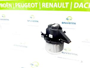 Usagé Ventilateur chauffage Peugeot Expert (VA/VB/VE/VF/VY) 1.6 Blue HDi 95 16V Prix € 60,50 Prix TTC proposé par Snuverink Autodemontage