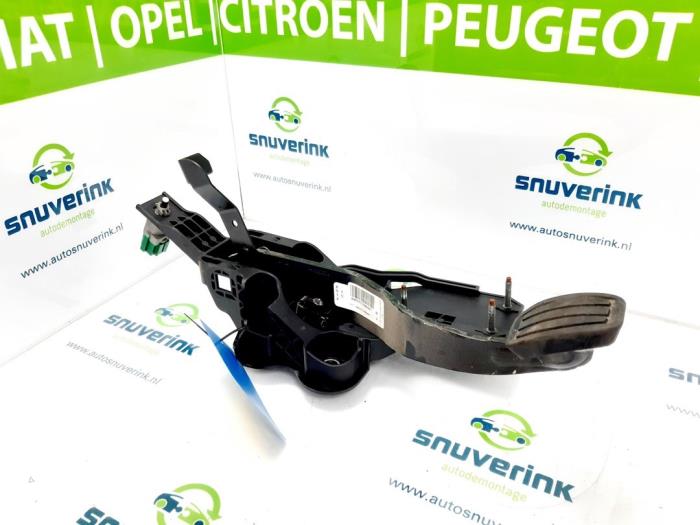 Używane Pedal hamulca Peugeot Expert (V1/VA/VB/VE/VF/VT/VY) 1.6 Blue HDi 95 16V Cena € 24,20 Z VAT oferowane przez Snuverink Autodemontage
