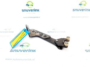 Used Sliding door roller, right Peugeot Expert (VA/VB/VE/VF/VY) 1.6 Blue HDi 95 16V Price € 60,50 Inclusive VAT offered by Snuverink Autodemontage