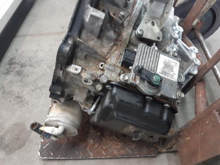 Gearbox from a Peugeot 607 (9D/U) 2.7 HDi V6 24V 2006