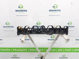 Used Rear bumper component, central Renault Clio IV (5R) 0.9 Energy TCE 90 12V Price € 40,00 Margin scheme offered by Snuverink Autodemontage