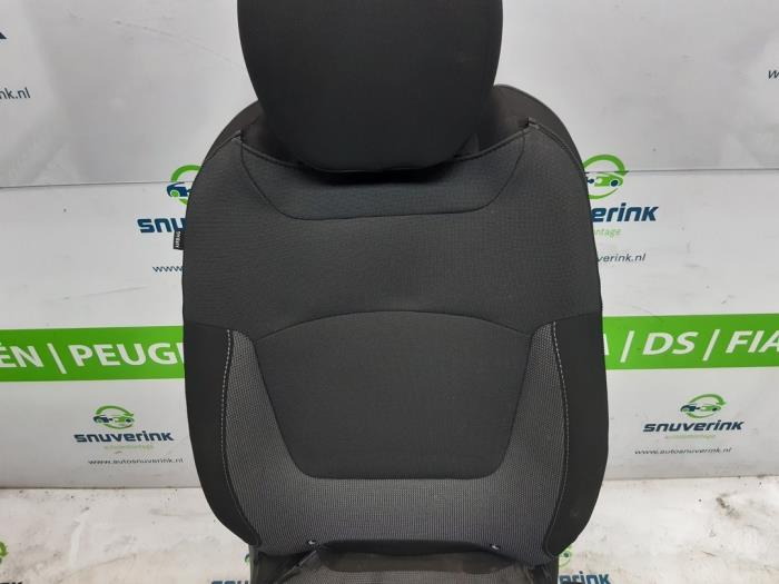 Seat, right from a Renault Captur (2R) 1.2 TCE 16V EDC 2017