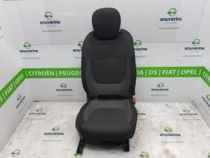 Używane Fotel prawy Renault Captur (2R) 1.2 TCE 16V EDC Cena € 90,00 Procedura marży oferowane przez Snuverink Autodemontage