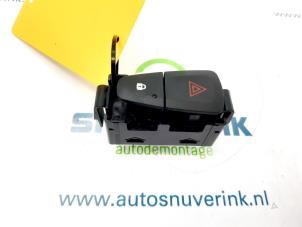 Used Panic lighting switch Renault Megane III Berline (BZ) 1.5 dCi 110 Price € 10,00 Margin scheme offered by Snuverink Autodemontage