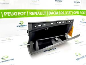 Used Glovebox Renault Megane III Berline (BZ) 1.5 dCi 110 Price € 35,00 Margin scheme offered by Snuverink Autodemontage