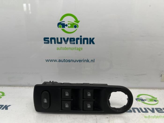Używane Przelacznik combi okienny Renault Captur I (2R) 1.2 TCE 16V EDC Cena € 14,99 Procedura marży oferowane przez Snuverink Autodemontage